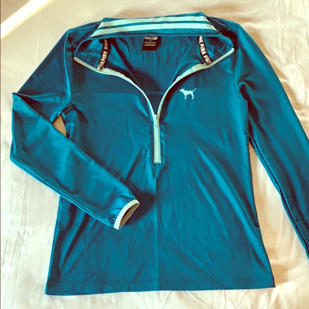 Athletic sweatshirt